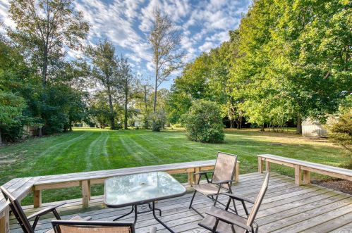 2300 Pine Neck Rd, Southold, NY 11971-3408