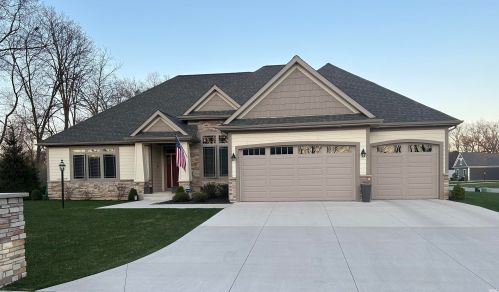 52228 Plantation Dr, Granger, IN 46530-4895