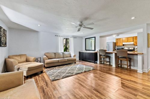 4290 11th Ave, Naples, FL 34116-4012