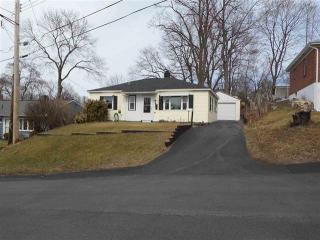 207 Washington Ave, Defreestville, NY 12144-3835