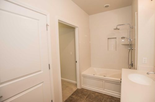 9950 Kennet Way, Elk Grove CA  95757-5118 exterior