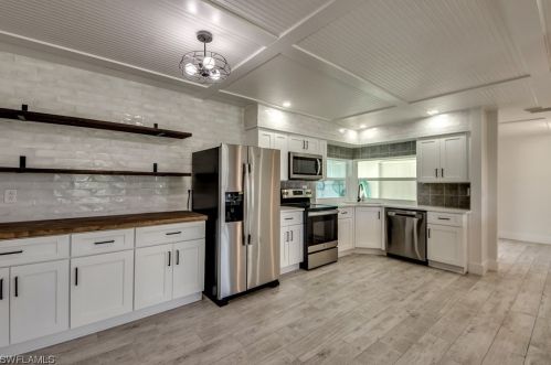 208 43 Ter, Cape Coral FL  33904-8425 exterior