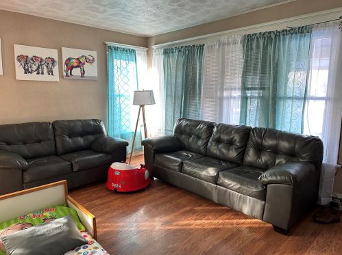 2933 Mitchell St, Milwaukee, WI 53215-2223