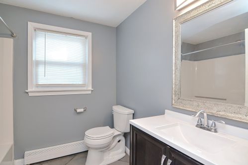 12 Olesen Rd, Derry NH 03038-4846 exterior