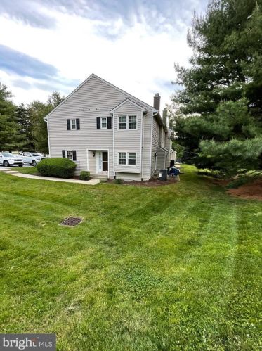 3804 Fox Pointe Ct, Glen Mills PA  19342-8124 exterior