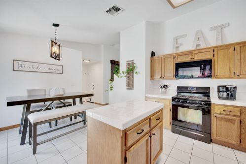 625 Evans Rd, Liberty Farms CA  95620-4272 exterior