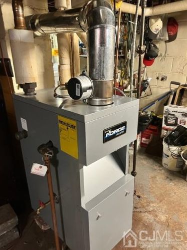 18 Sherman Ave, East Brunswick NJ  08816-4345 exterior