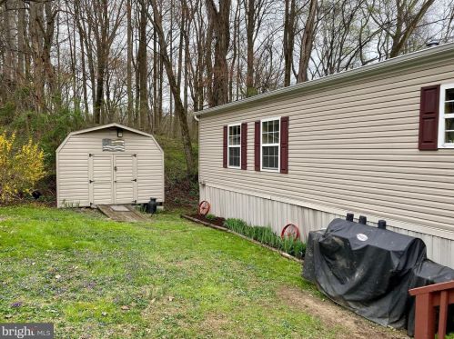 129 Locust Ln, Smithville PA  17560-9758 exterior