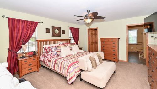 715 Apple Orchard Dr, Waterford WI  53185-2895 exterior