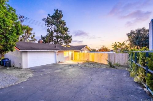 1176 Santa Fe Dr, Encinitas CA  92024-3954 exterior