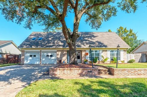 10423 Quiet Hill Rd, Morgans Point, TX 77571-4232