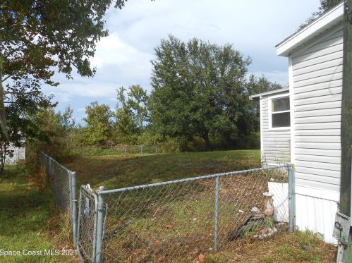 4857 Cambridge Dr, Mims FL  32754-5479 exterior