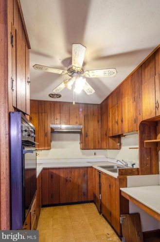 5 April Ln, Wilmington DE  19810-4122 exterior