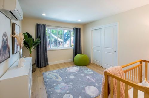 1466 Hollenbeck Ave, Sunnyvale CA  94087-4238 exterior