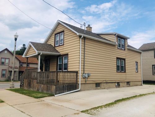 2123 Jefferson St, Two Rivers, WI 54241-2602