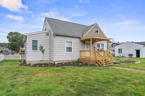 4600 5th Ave, Beaver Falls, PA 15010-3320