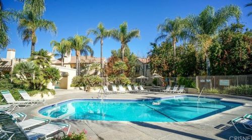 24139 Del Monte Dr, Santa Clarita CA  91355-3826 exterior