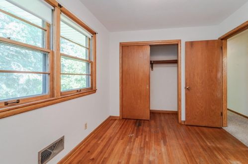 2422 53rd St, South Saint Paul MN  55076-1210 exterior