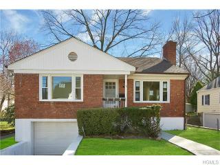 13 Bryant St, Hartsdale NY  10530-1307 exterior