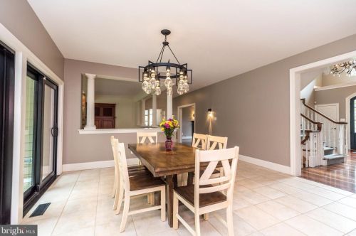 10 Devonshires Ct, Blue Bell PA  19422-2560 exterior