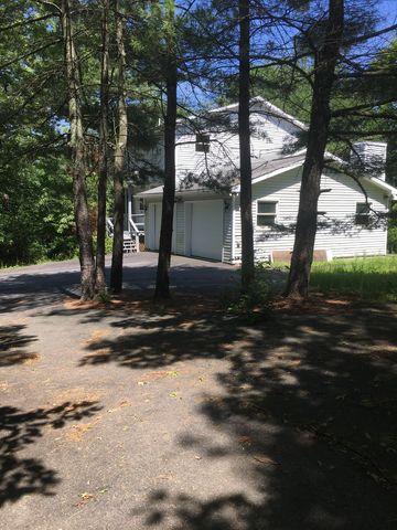 2109 Sky High Dr, Bartonsville, PA 18321-7730