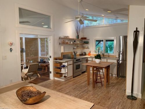 2148 Frederick St, Naples, FL 34112-0623