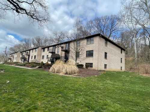 300 Gilkeson Rd, Pittsburgh, PA 15228-1051