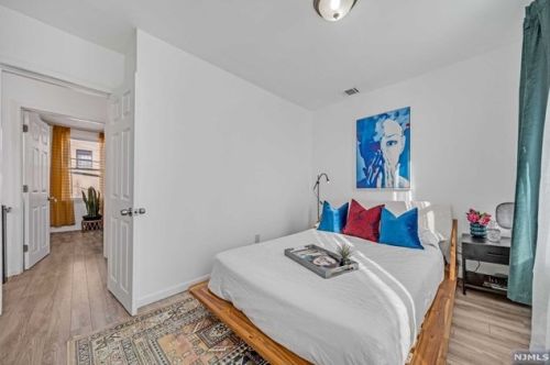 3104 Summit Ave, Union City NJ  07087-2415 exterior