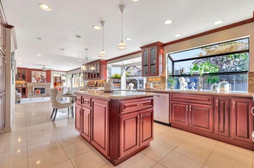 1066 Cross Springs Ct, San Jose CA  95120-1516 exterior