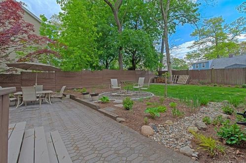 82 Chambers St, Manchester CT  06042-2912 exterior