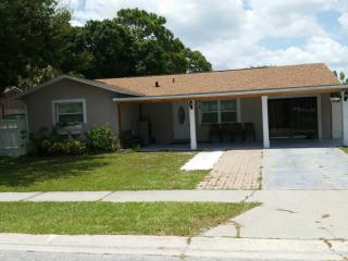 811 68th Avenue Dr, Bradenton, FL 34207-6177