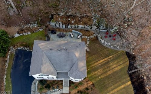 11 Cedar Ct, Hackettstown NJ  07840-2850 exterior