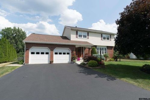 6 Churchill Sq, Schenectady, NY 12309-1972
