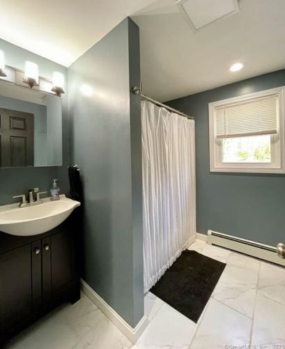 19 Snake Meadow Hill Rd, Moosup CT  06354-1926 exterior