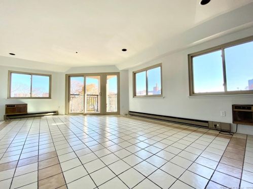 104 North St, Stamford, CT 06902-2429