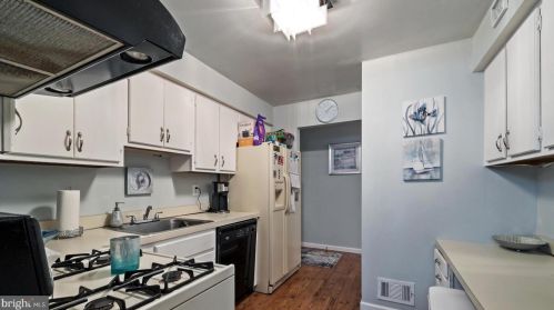 524 Woodmill Dr, East Windsor NJ  08512-2511 exterior