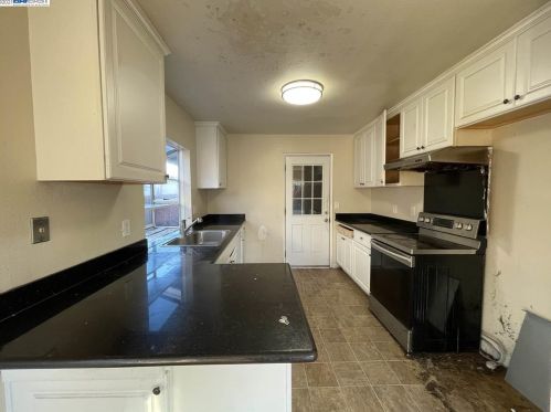 2517 Logsden Way, San Jose, CA 95122-1051