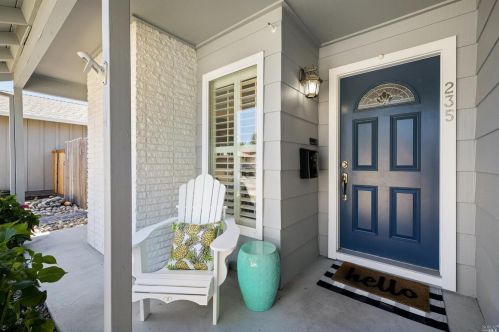 235 Grove Ave, Santa Rosa CA  95409-3813 exterior