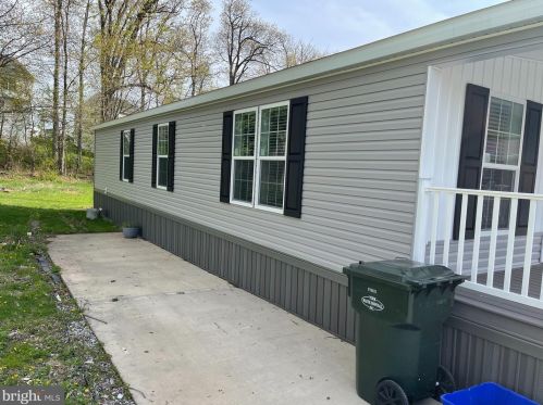 246 Holly Dr, Mount Wolf, PA 17347-8702