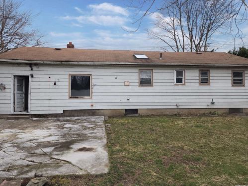 672 Deer Park Ave, Babylon NY  11702-1320 exterior