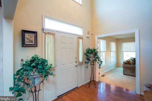 16 Arabian Way, Southampton, PA 18966-5300
