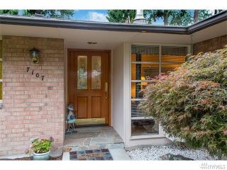 7107 139th Pl, Redmond WA  98052-9403 exterior