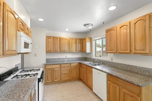 3615 Turner Dr, North Highlands CA  95660-3355 exterior