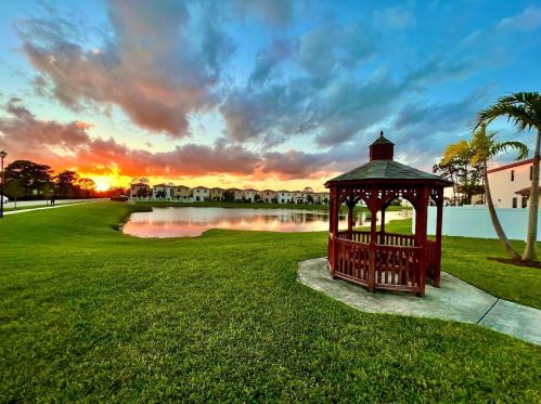 4199 Napoli Lake Dr, West Palm Beach FL  33410-7508 exterior