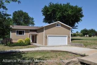 6716 Deer Trail Rd, Manhattan KS  66503-9768 exterior
