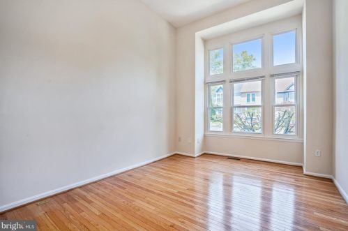 9632 Pierrpont St, Springfield, VA 22015-1843