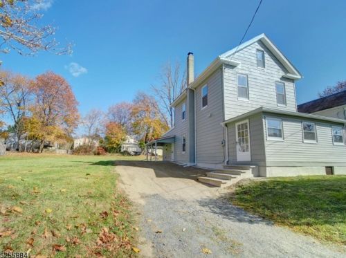 16 Henderson St, Oxford, NJ 07863-3110