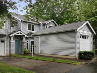 9318 179th Pl, Redmond WA  98052-0819 exterior