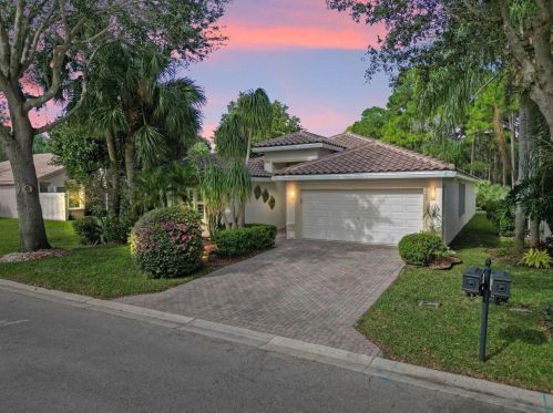 6567 Lucaya Ave, Boynton Beach, FL 33437-7004