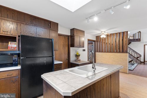 11 Woodbrook Cir, Wilmington DE  19810-4119 exterior